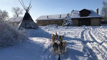 Фото номера Дом с 2 спальнями Дома для отпуска Husky House г. Kladkovka 22