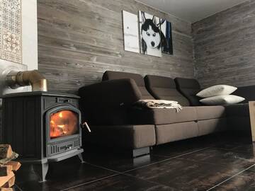 Фото номера Дом с 2 спальнями Дома для отпуска Husky House г. Kladkovka 10